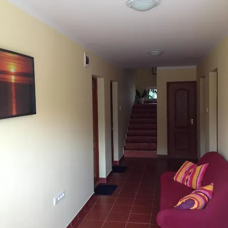 Andreaapartmanok فندق مبيت وإفطار 3*