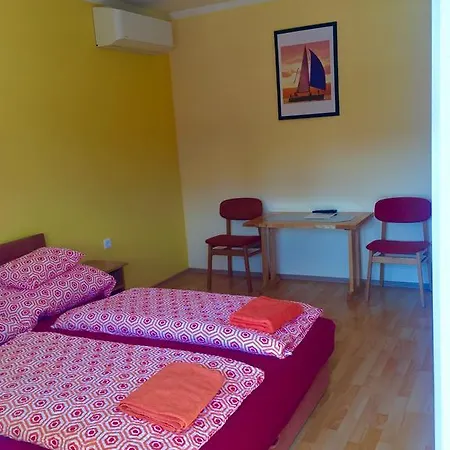 Andreaapartmanok Panzió