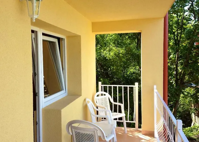 Andreaapartmanok Bed & Breakfast 3*